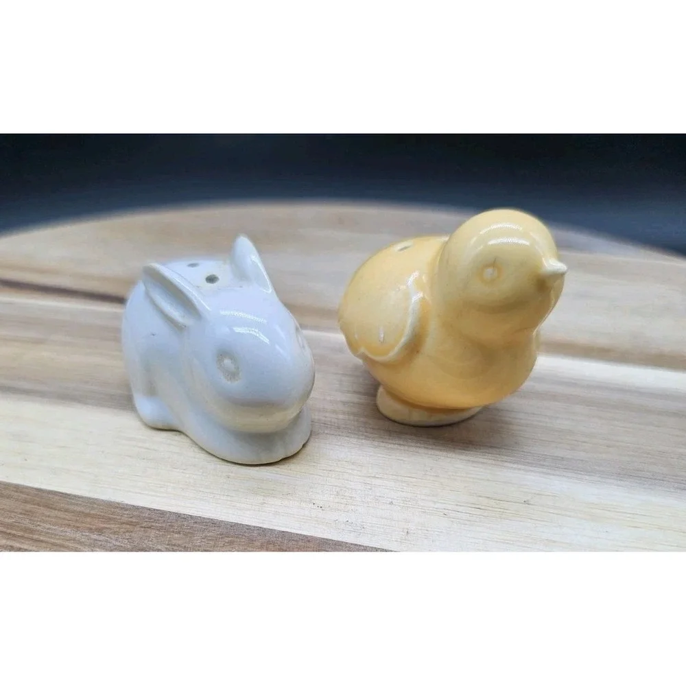 Vintage Hallmark Bunny & Chick‎ Salt & Pepper Shakers 2.5